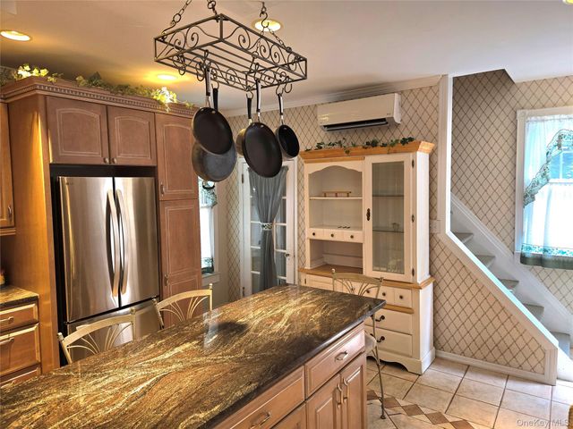 263 Candee Avenue, Sayville, NY 11782