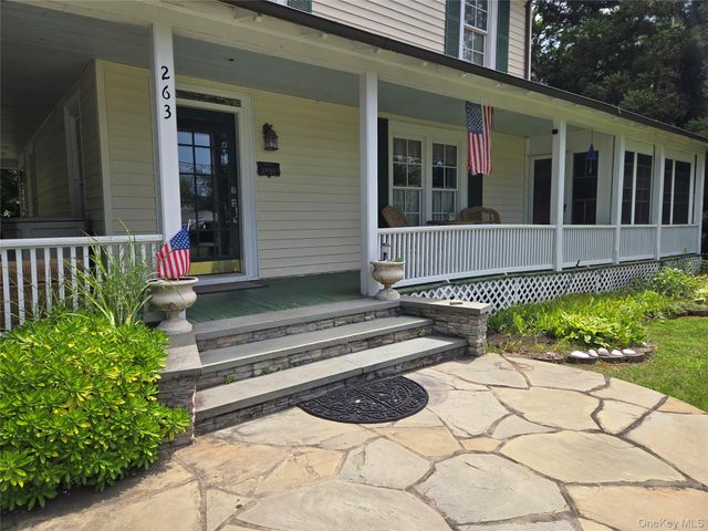 263 Candee Avenue, Sayville, NY 11782