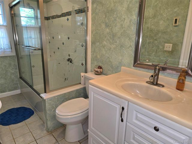 263 Candee Avenue, Sayville, NY 11782