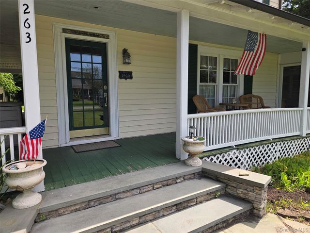 263 Candee Avenue, Sayville, NY 11782