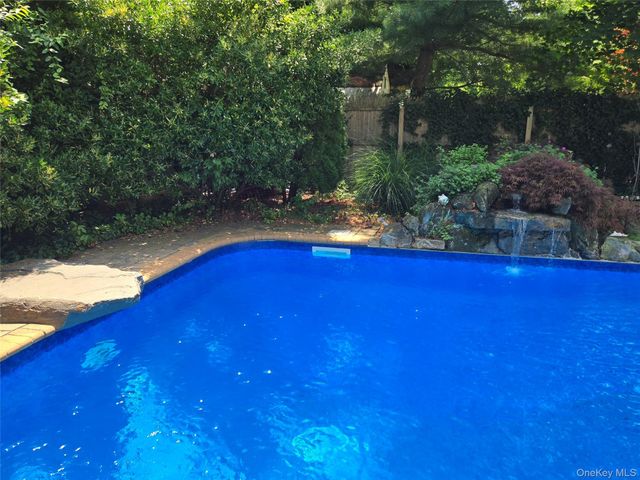 263 Candee Avenue, Sayville, NY 11782