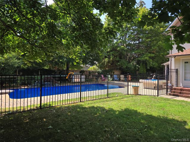 263 Candee Avenue, Sayville, NY 11782