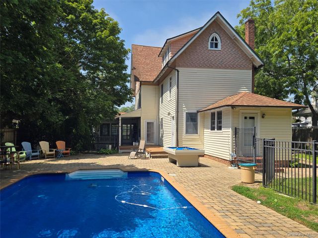 263 Candee Avenue, Sayville, NY 11782