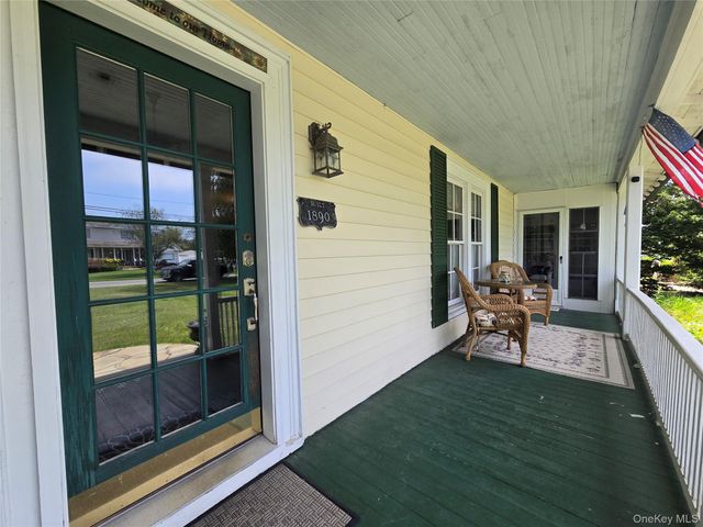 263 Candee Avenue, Sayville, NY 11782
