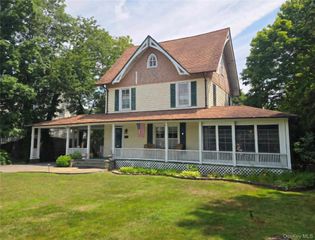 263 Candee Avenue, Sayville, NY 11782