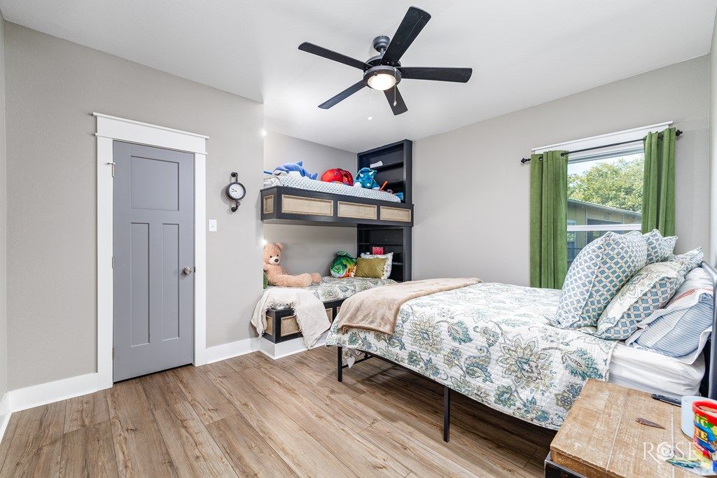 Image 11 of property listing at 1706 Shad Rd, San Angelo, TX 76904