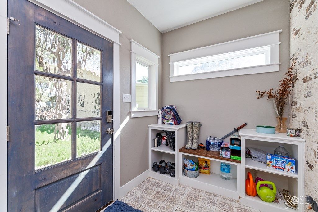 Image 23 of property listing at 1706 Shad Rd, San Angelo, TX 76904