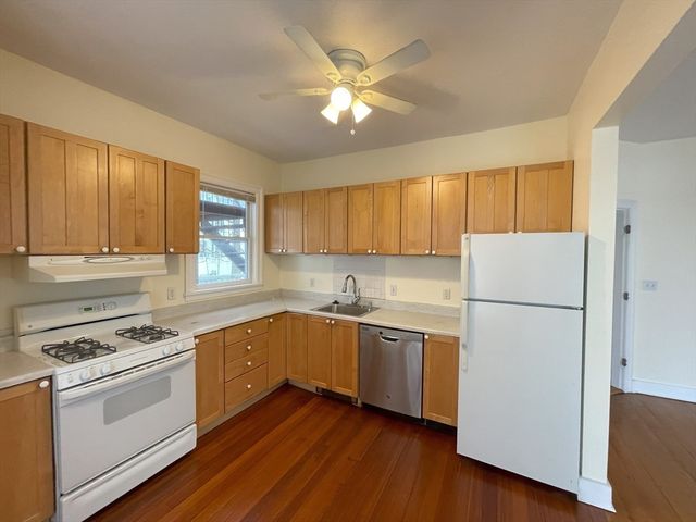 22 Walnut Place 1, Newton, MA 02460