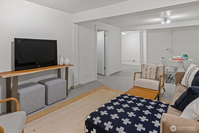 1920 NE Naomi Place, Seattle, WA 98115
