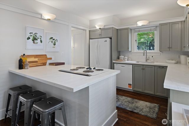 1920 NE Naomi Place, Seattle, WA 98115