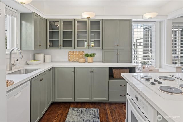 1920 NE Naomi Place, Seattle, WA 98115