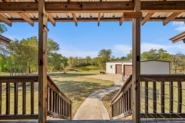 454 Leisure LN, Cedar Creek, TX 78612