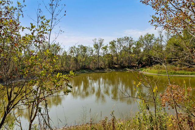 454 Leisure LN, Cedar Creek, TX 78612