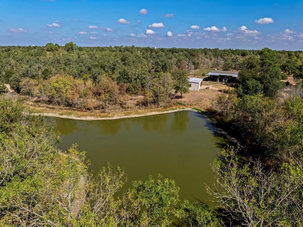454 Leisure LN, Cedar Creek, TX 78612