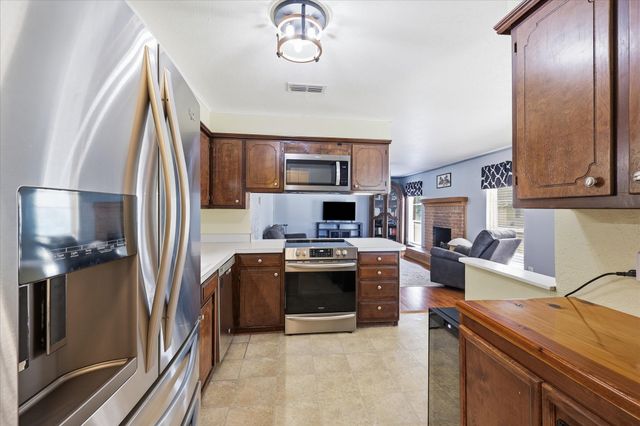 892 Highland Circle, Springtown, TX 76082
