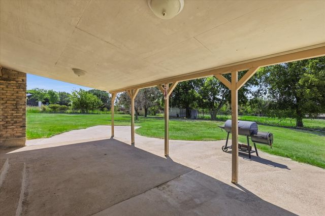 892 Highland Circle, Springtown, TX 76082