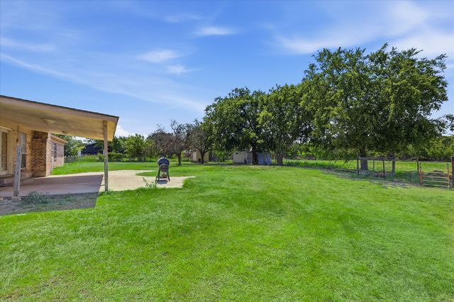 892 Highland Circle, Springtown, TX 76082