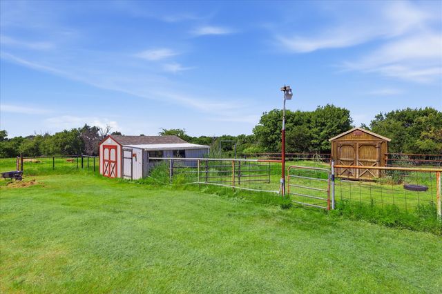 892 Highland Circle, Springtown, TX 76082