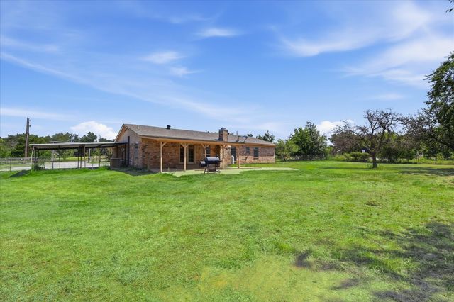892 Highland Circle, Springtown, TX 76082