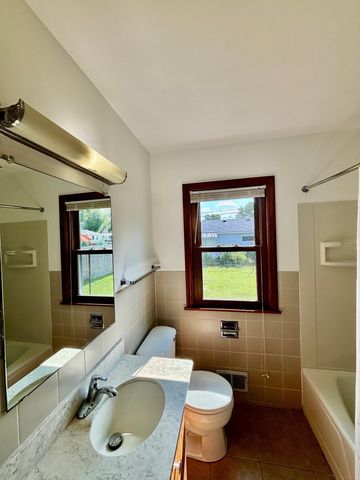 7125 1st Avenue S, Richfield, MN 55423
