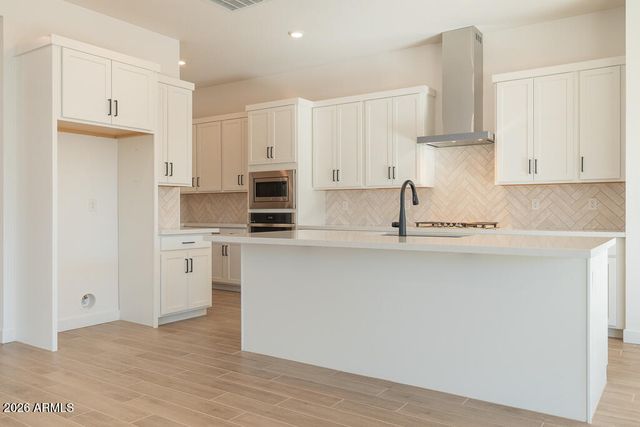 2571 E ALFONSO Drive, San Tan Valley, AZ 85140