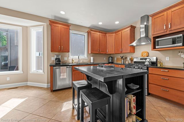 3830 Arlington Avenue, Fort Gratiot Charter Township, MI 48059