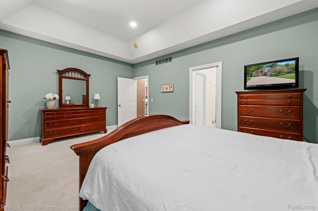 3830 Arlington Avenue, Fort Gratiot Charter Township, MI 48059