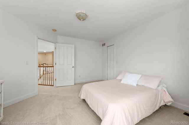 3830 Arlington Avenue, Fort Gratiot Charter Township, MI 48059