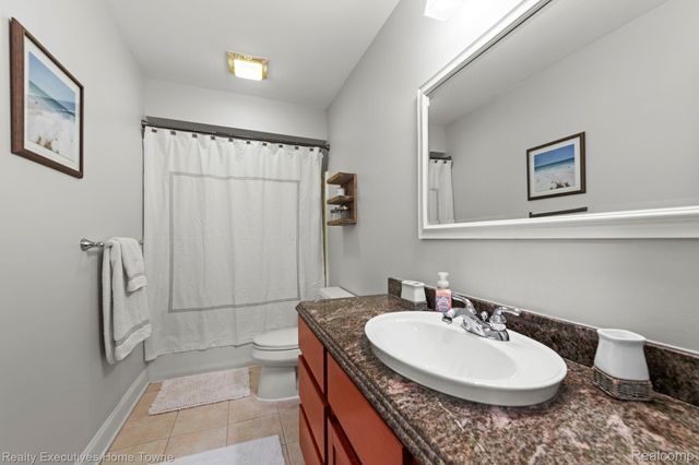3830 Arlington Avenue, Fort Gratiot Charter Township, MI 48059