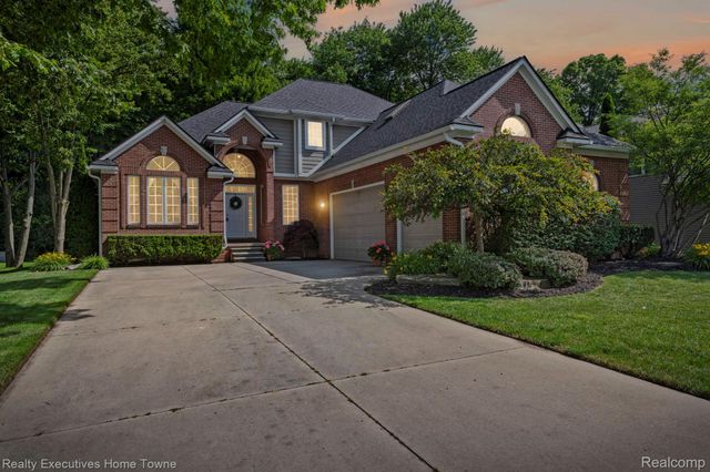 3830 Arlington Avenue, Fort Gratiot Charter Township, MI 48059