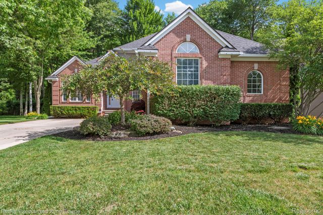 3830 Arlington Avenue, Fort Gratiot Charter Township, MI 48059