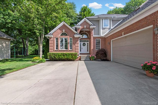 3830 Arlington Avenue, Fort Gratiot Charter Township, MI 48059
