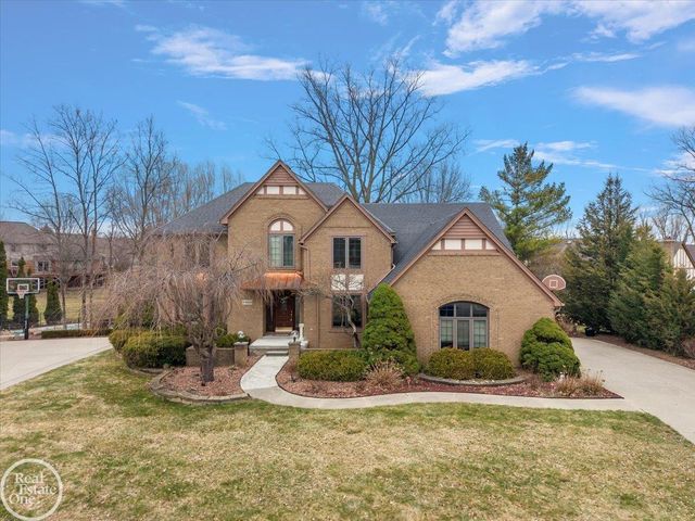 54168 Overbrook Court, Shelby Twp, MI 48316