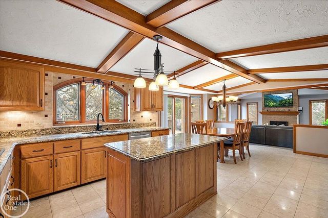 54168 Overbrook Court, Shelby Twp, MI 48316