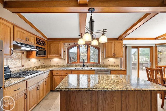 54168 Overbrook Court, Shelby Twp, MI 48316