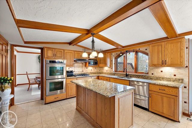 54168 Overbrook Court, Shelby Twp, MI 48316