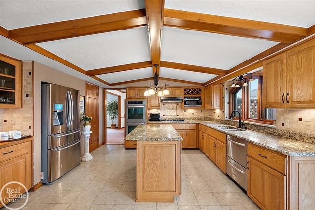 54168 Overbrook Court, Shelby Twp, MI 48316