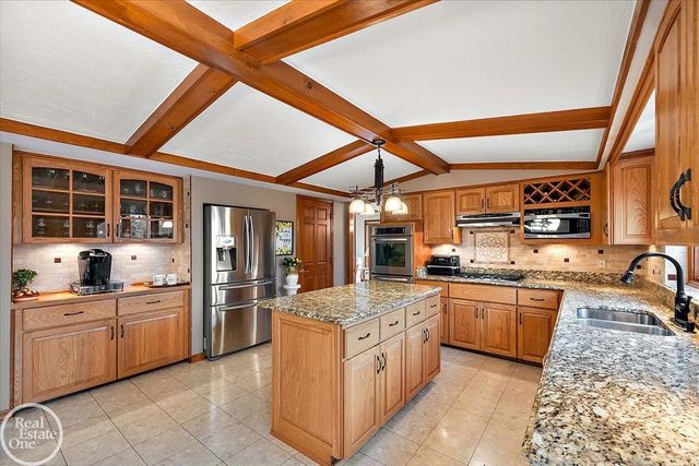 54168 Overbrook Court, Shelby Twp, MI 48316