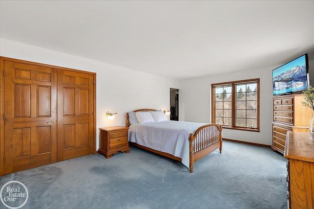 54168 Overbrook Court, Shelby Twp, MI 48316