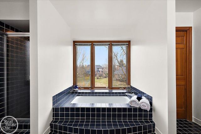 54168 Overbrook Court, Shelby Twp, MI 48316