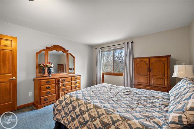 54168 Overbrook Court, Shelby Twp, MI 48316