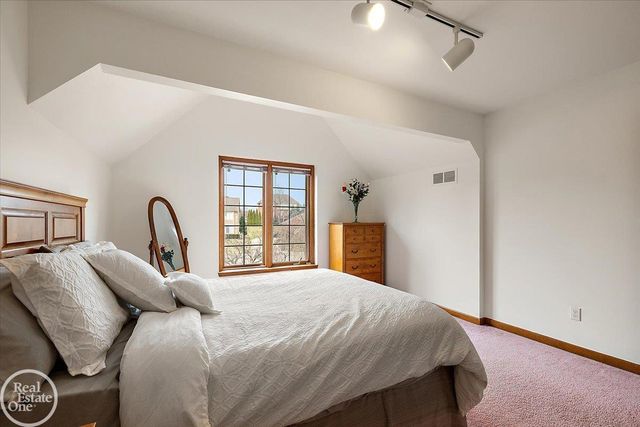 54168 Overbrook Court, Shelby Twp, MI 48316