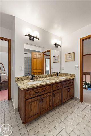 54168 Overbrook Court, Shelby Twp, MI 48316