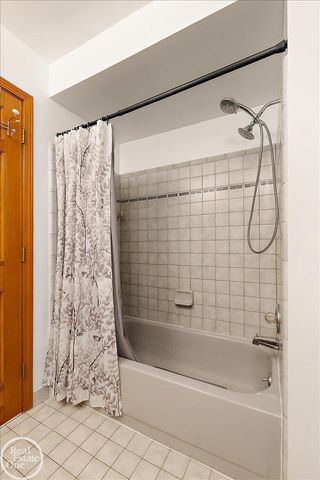 54168 Overbrook Court, Shelby Twp, MI 48316