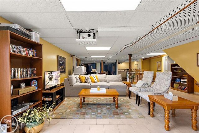 54168 Overbrook Court, Shelby Twp, MI 48316