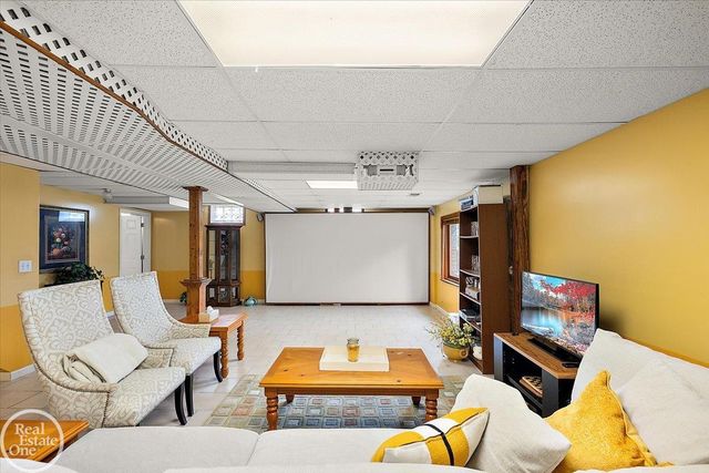 54168 Overbrook Court, Shelby Twp, MI 48316