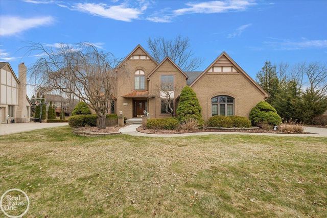 54168 Overbrook Court, Shelby Twp, MI 48316