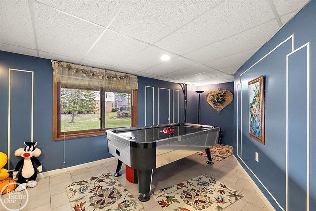 54168 Overbrook Court, Shelby Twp, MI 48316