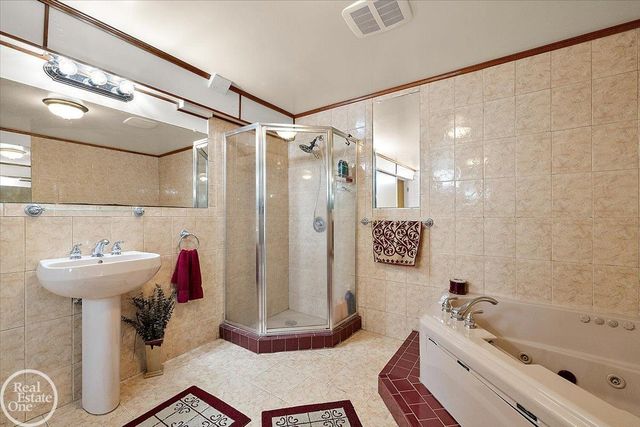 54168 Overbrook Court, Shelby Twp, MI 48316