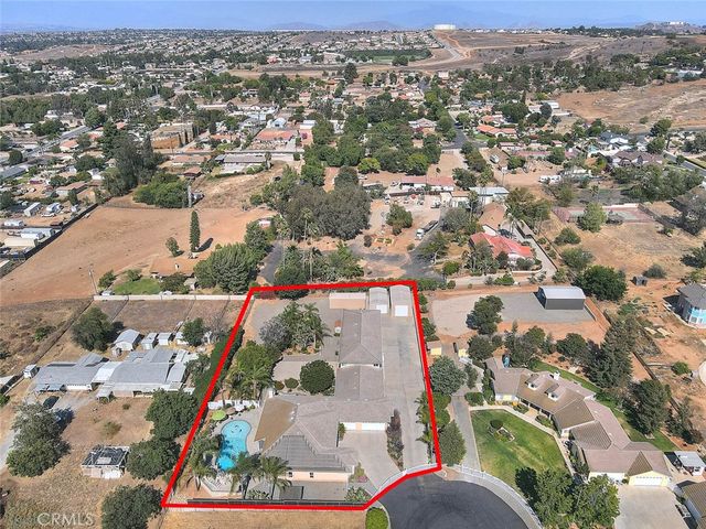 17292 Bali, Riverside, CA 92504
